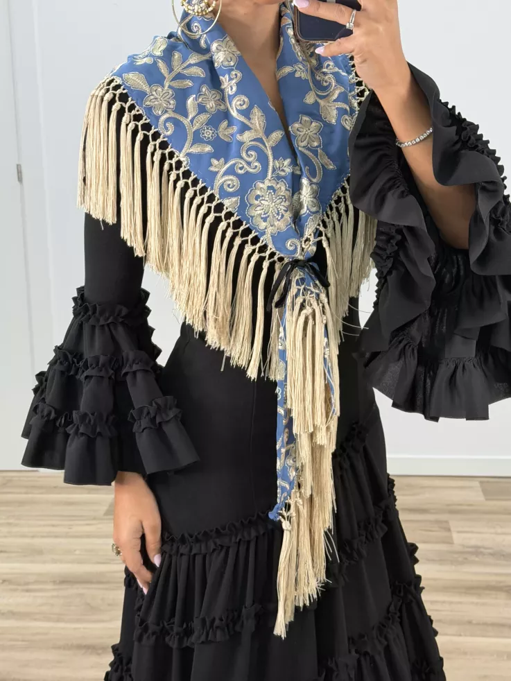 Mantón Rocio bordado azul y beige