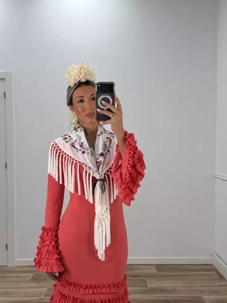 Mantón bordado blanco