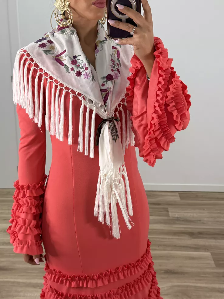 Mantón bordado blanco