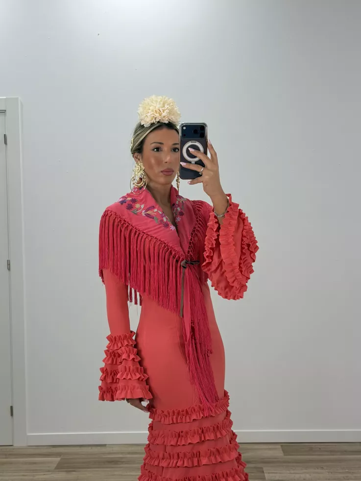 Mantón bordado coral colores