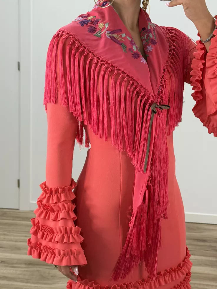 Mantón bordado coral colores