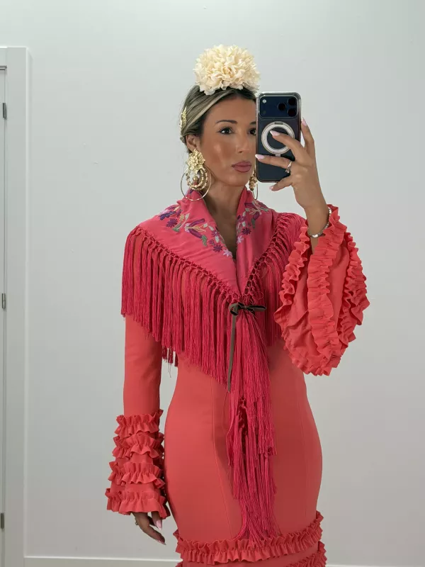 Mantón bordado coral colores