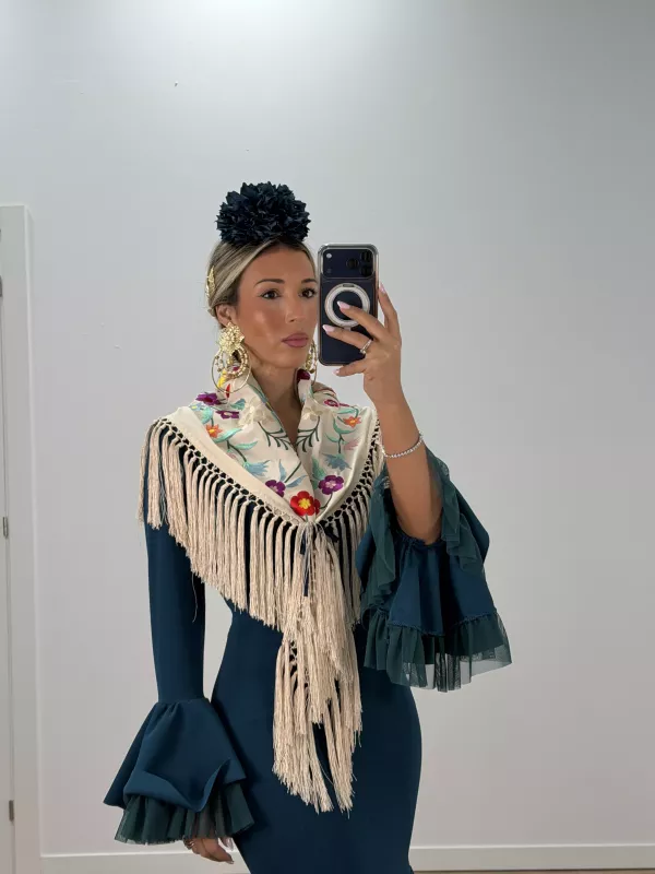 Mantón bordado pajaro beige