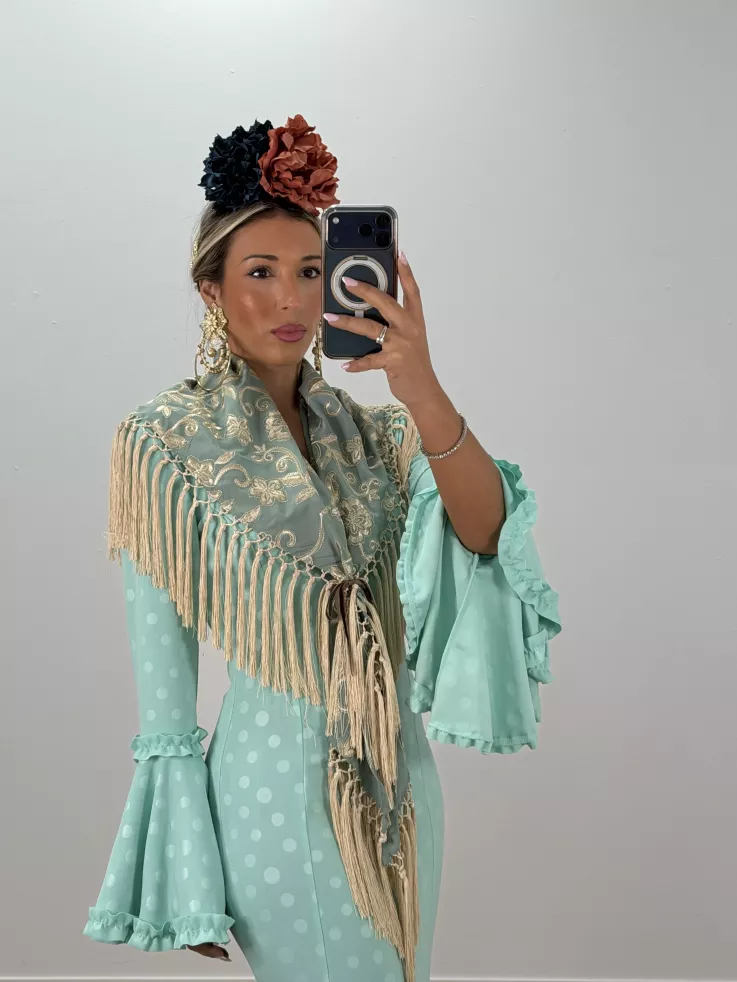 Mantón Rocio bordado verde agua y beige