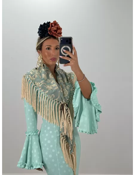 Mantón Rocio bordado verde agua y beige