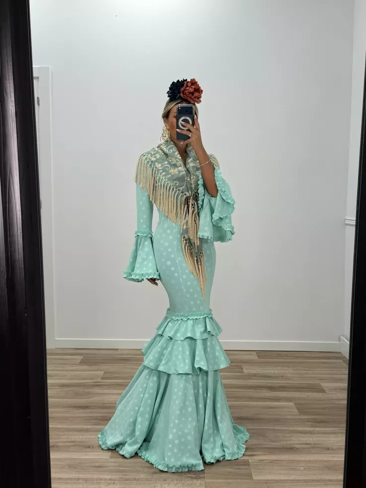 Mantón Rocio bordado verde agua y beige