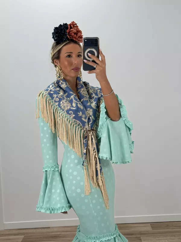 Mantón Rocio bordado azul y beige