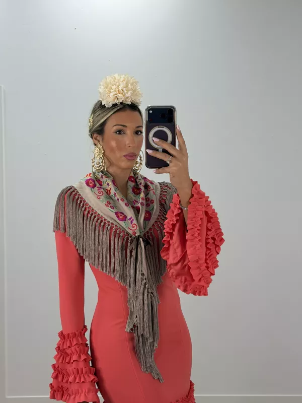 Piquillo grisáceo bordado