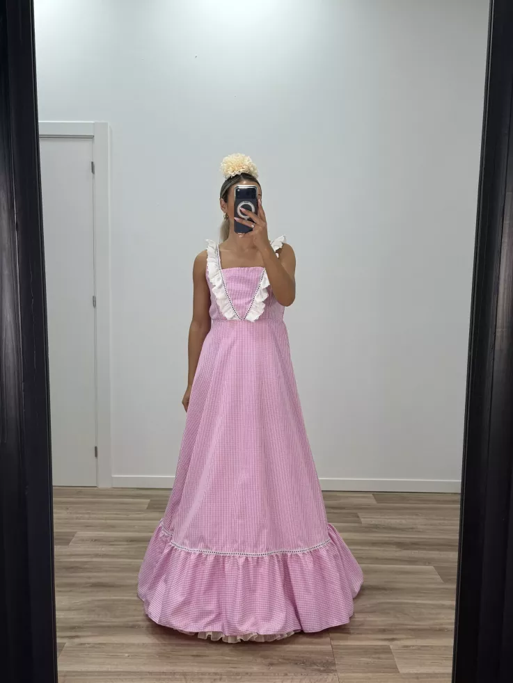 Bata cuadros rosa con batista bordada