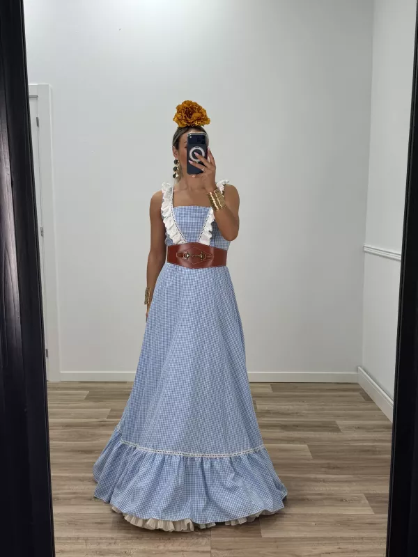 Bata cuadros azul con batista bordada