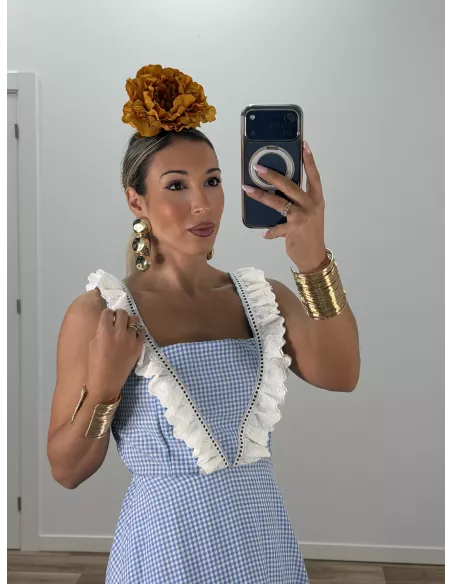 Bata cuadros azul con batista bordada