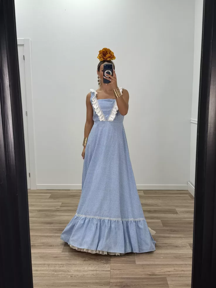 Bata cuadros azul con batista bordada