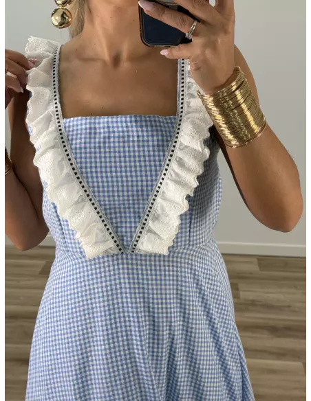 Bata cuadros azul con batista bordada