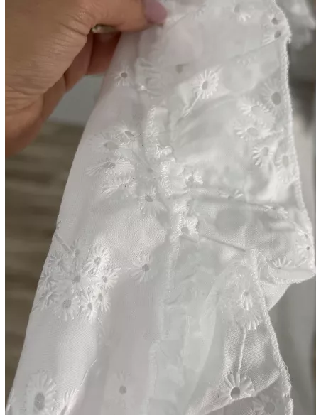 Piquillo perforado blanco