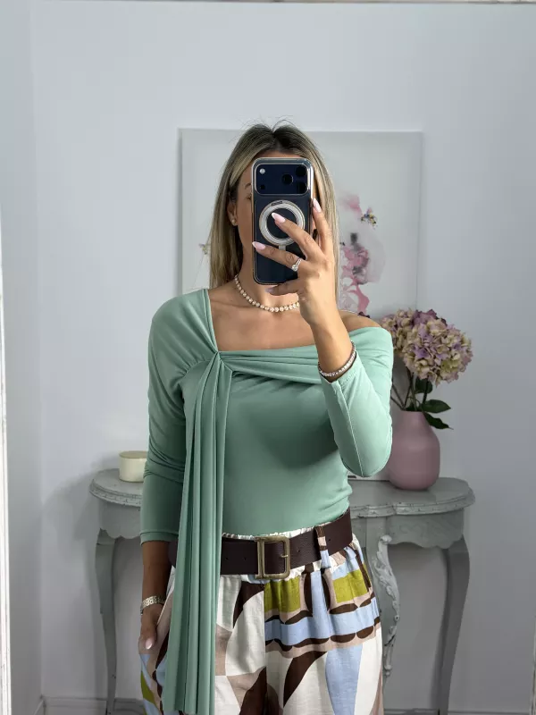 Top Araceli verde