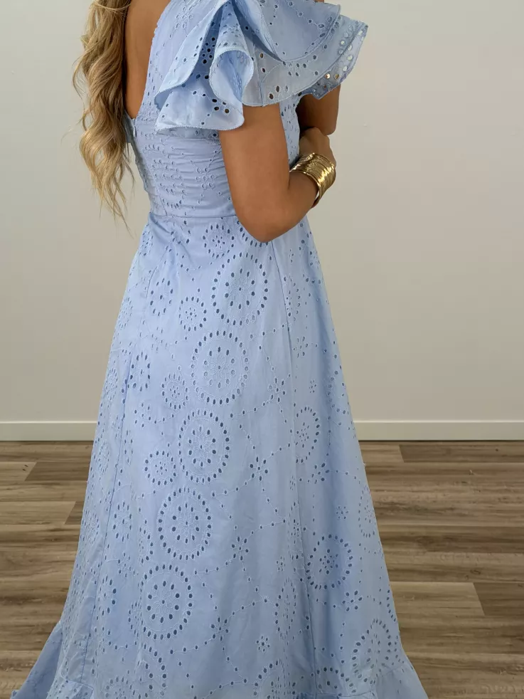 Bata perforada azul