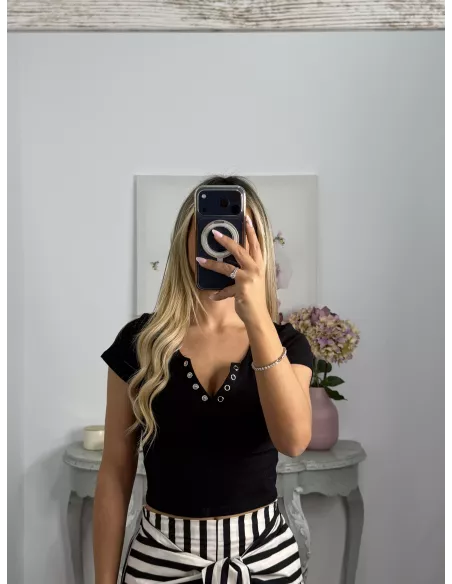 Camiseta crop negra