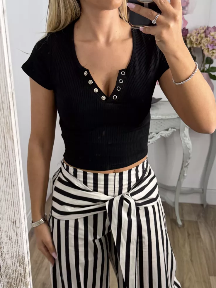 Camiseta crop negra
