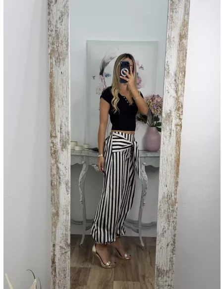 Camiseta crop negra