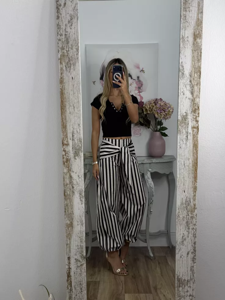 Camiseta crop negra