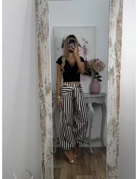 Camiseta crop negra
