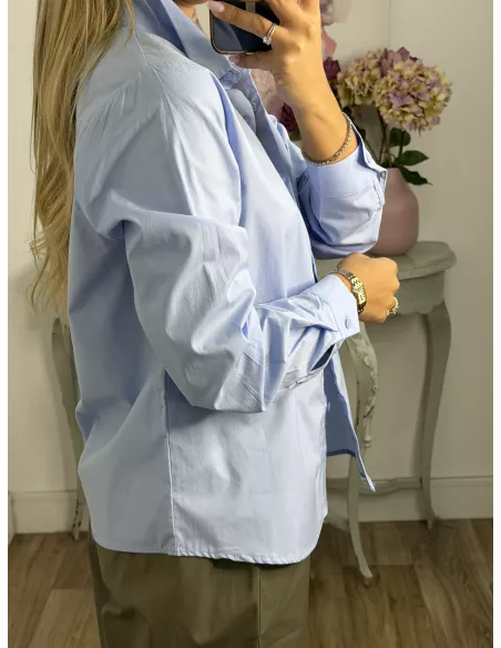 Camisa celeste con corazones