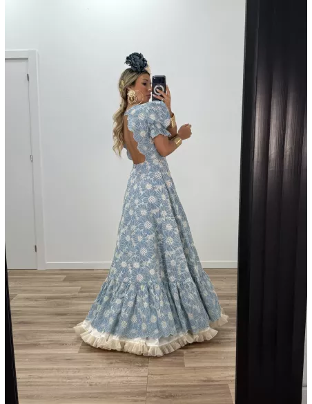 Bata bordada azul espalda al aire