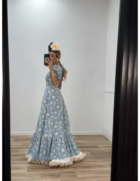 Bata bordada azul espalda al aire