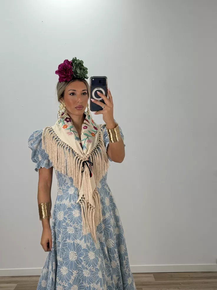 Bata bordada azul espalda al aire