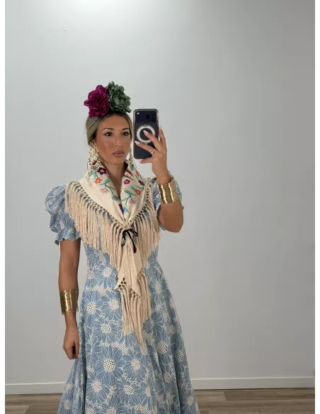 Bata bordada azul espalda al aire