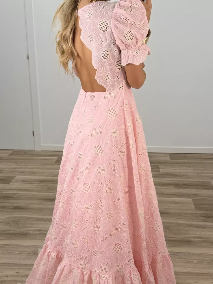 Bata bordada rosa espalda al aire
