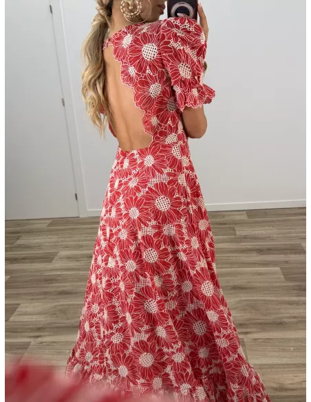 Bata bordada roja espalda al aire