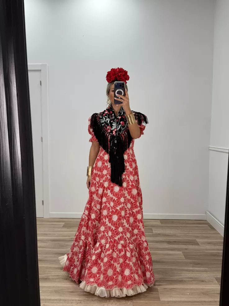 Bata bordada roja espalda al aire