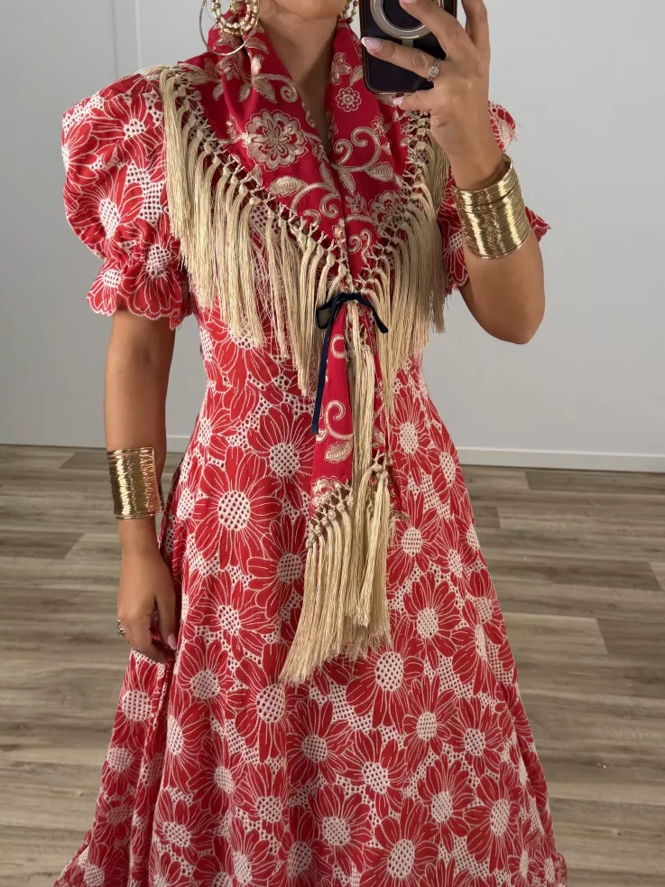 Bata bordada roja espalda al aire