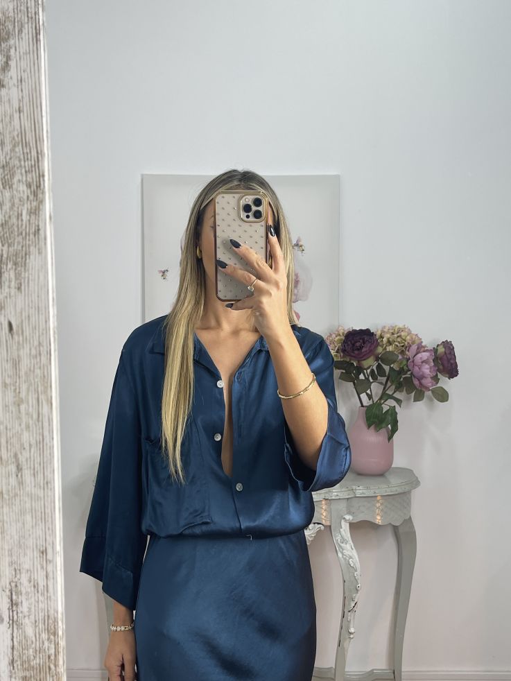 Camisa oversize satinada azul