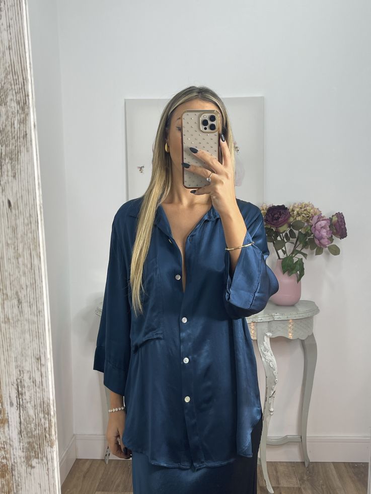 Camisa oversize satinada azul