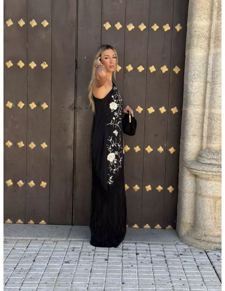 Vestido Mantón bordado negro