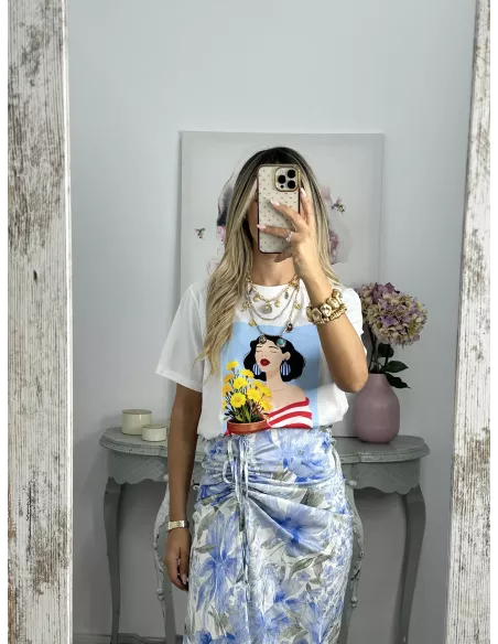 Camiseta muñeca flores