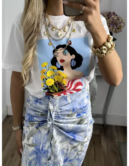 Camiseta muñeca flores