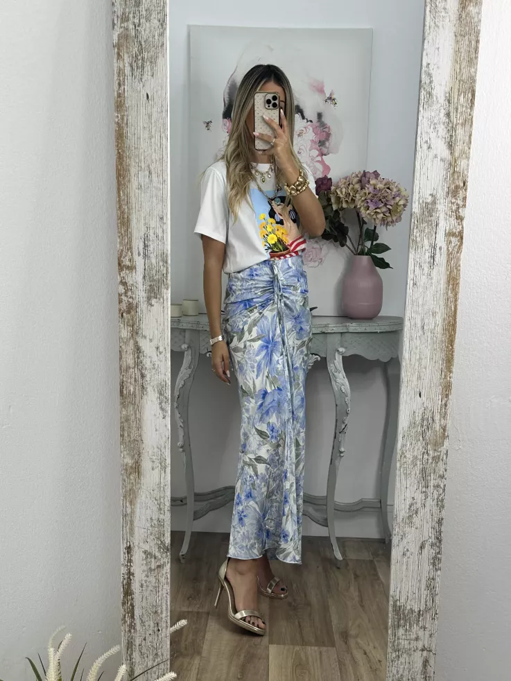 Camiseta muñeca flores