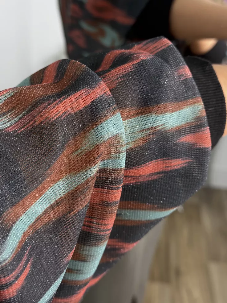 Bomber negra tipo tie dye