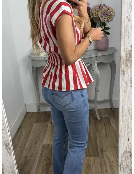 Blusa Ordinari roja y blanca
