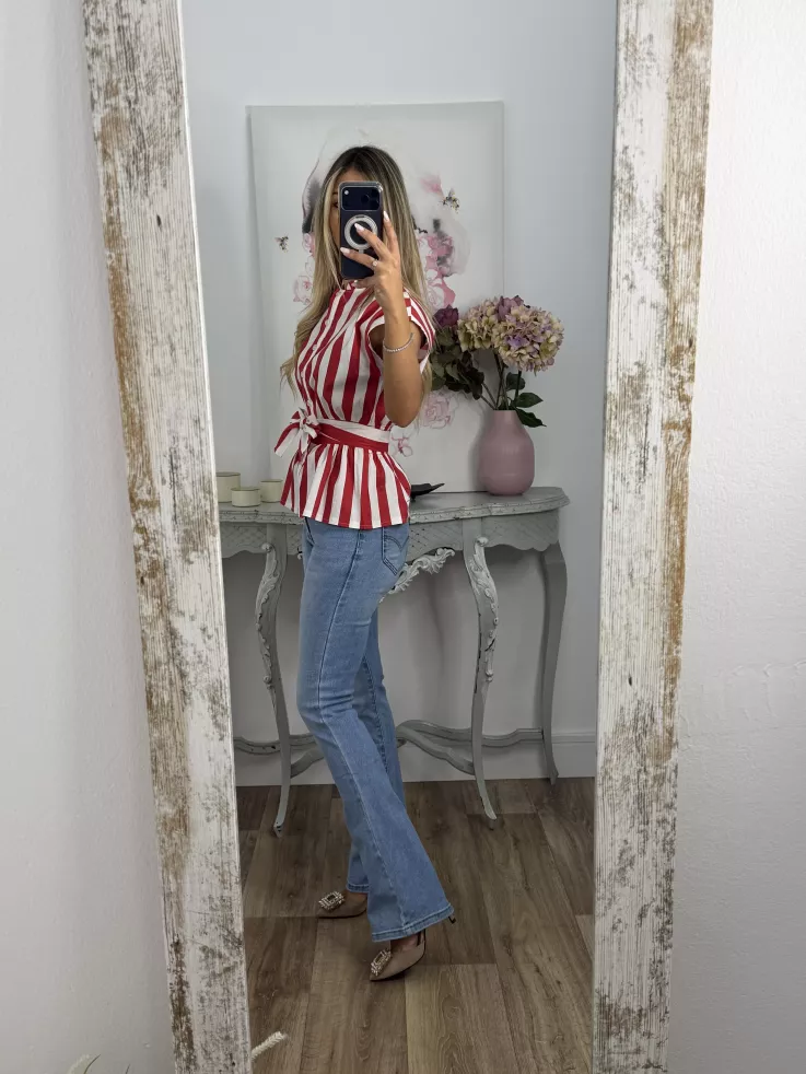 Blusa Ordinari roja y blanca
