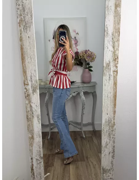 Blusa Ordinari roja y blanca