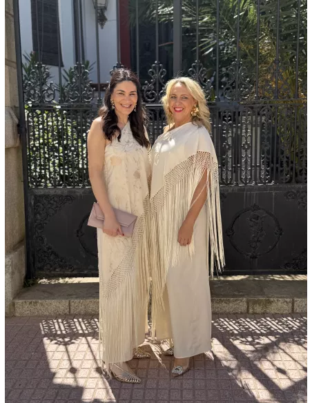 Vestido Mantón bordado hueso