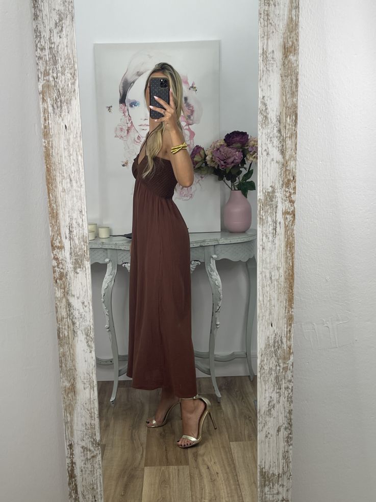 Vestido con escote de crochet