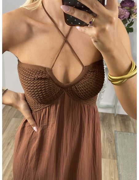 Vestido con escote de crochet