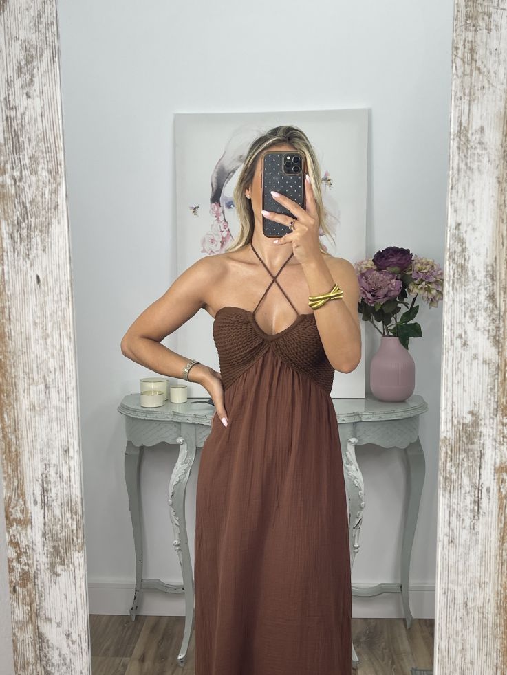 Vestido con escote de crochet