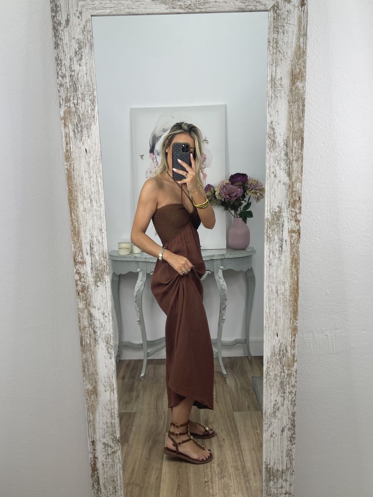 Vestido con escote de crochet