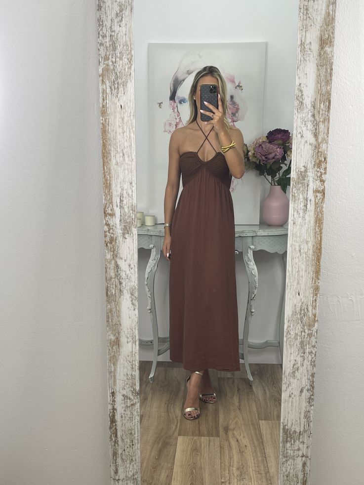 Vestido con escote de crochet